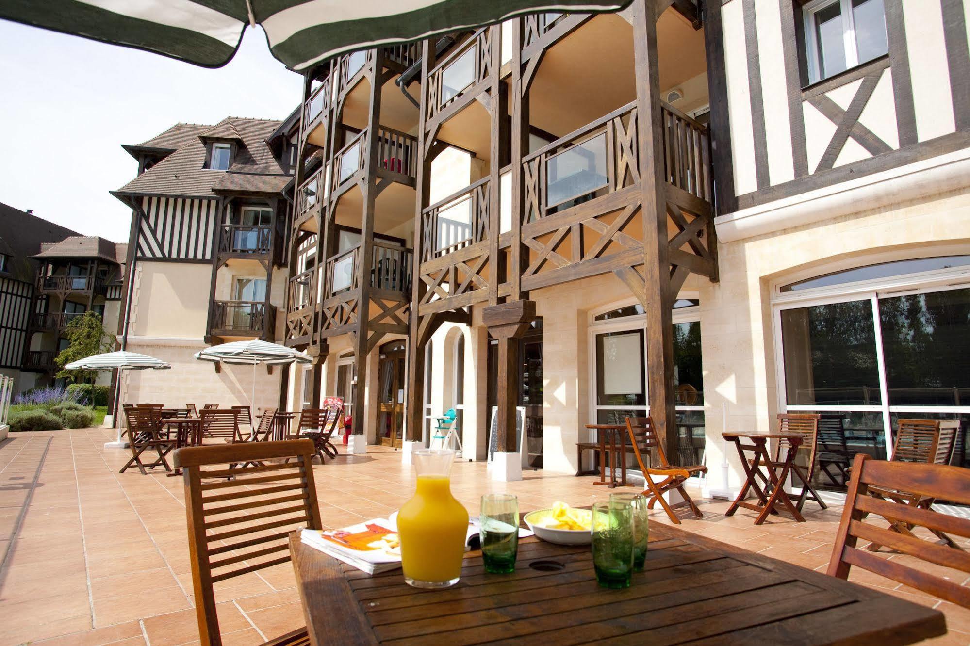 Pierre & Vacances La Residence Du Golf Deauville Eksteriør bilde