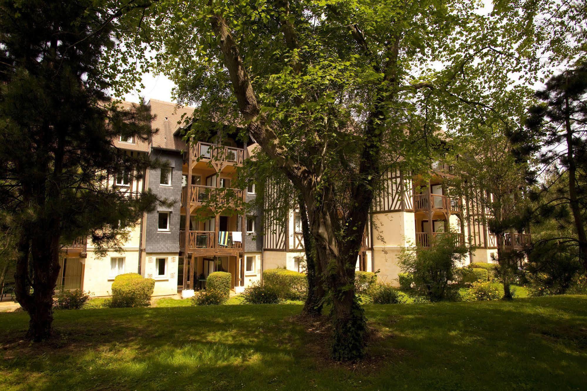 Pierre & Vacances La Residence Du Golf Deauville Eksteriør bilde