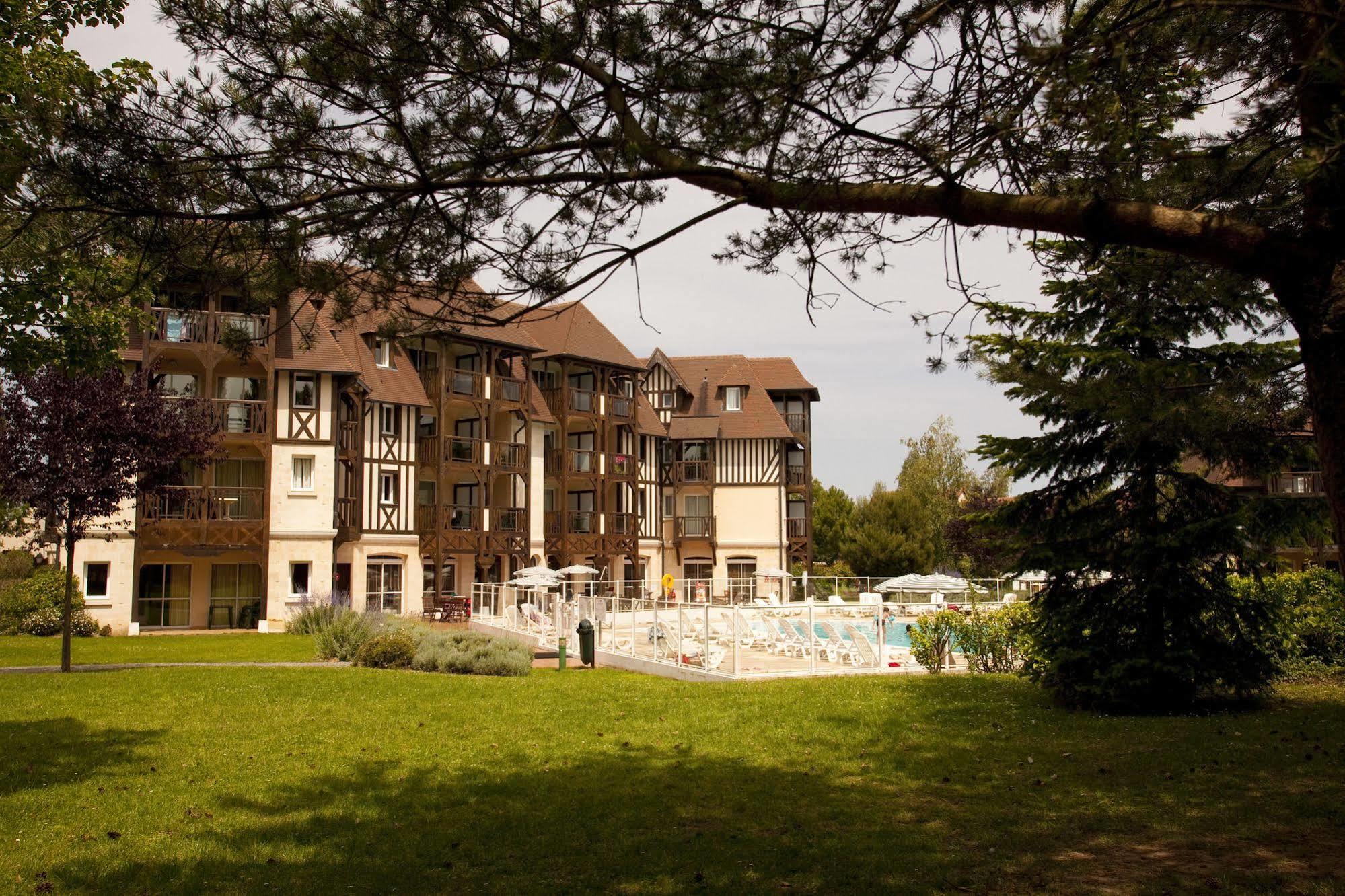 Pierre & Vacances La Residence Du Golf Deauville Eksteriør bilde