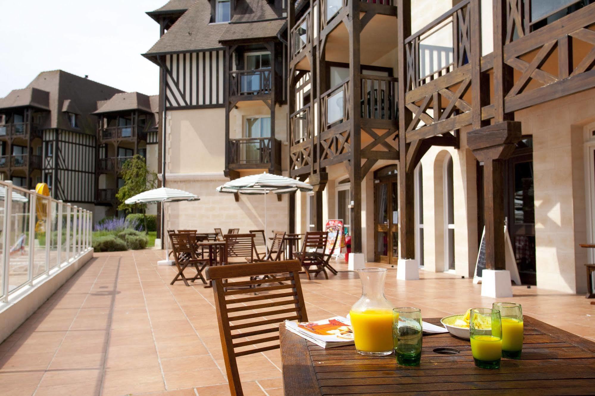 Pierre & Vacances La Residence Du Golf Deauville Eksteriør bilde