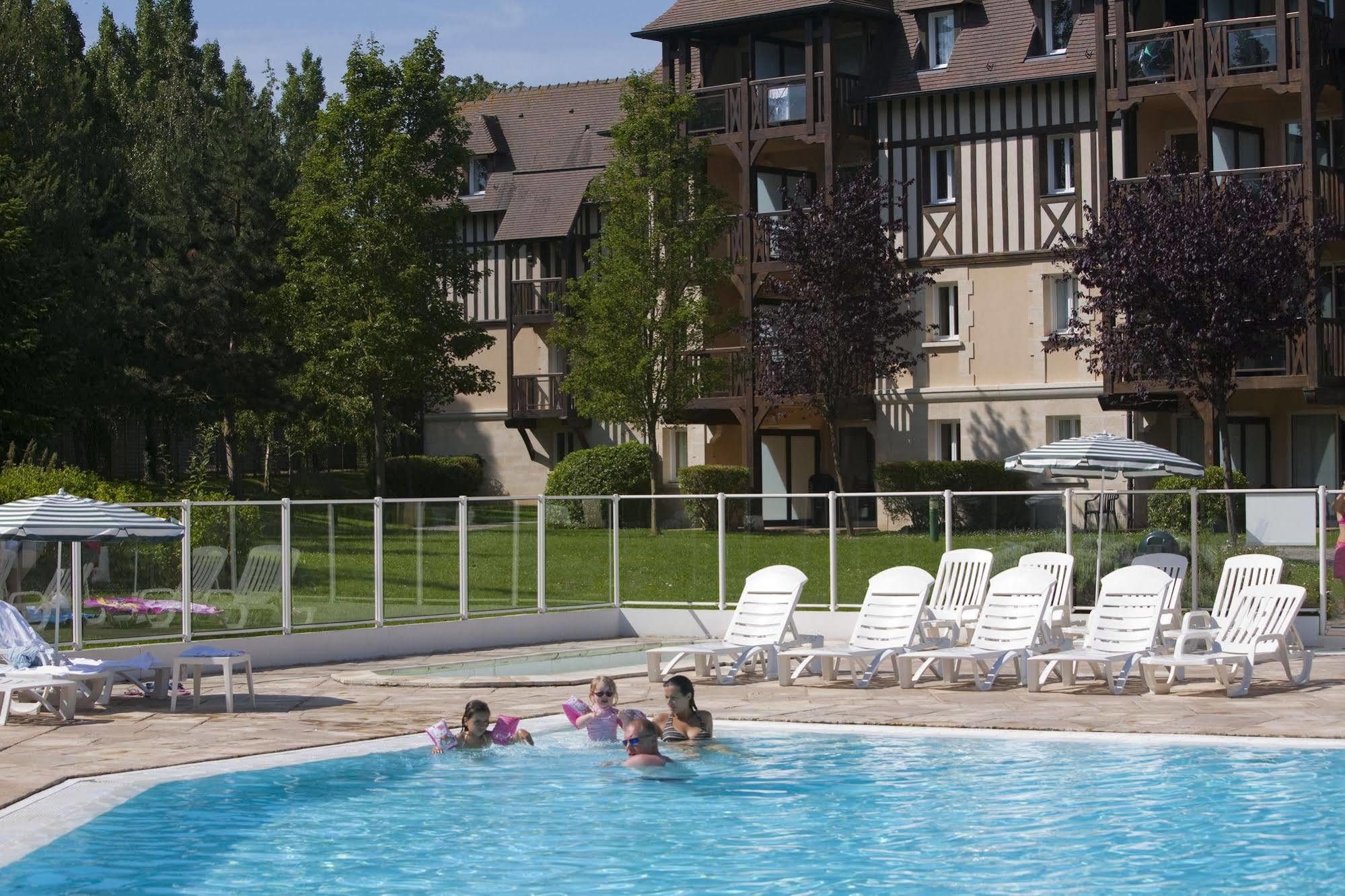 Pierre & Vacances La Residence Du Golf Deauville Eksteriør bilde