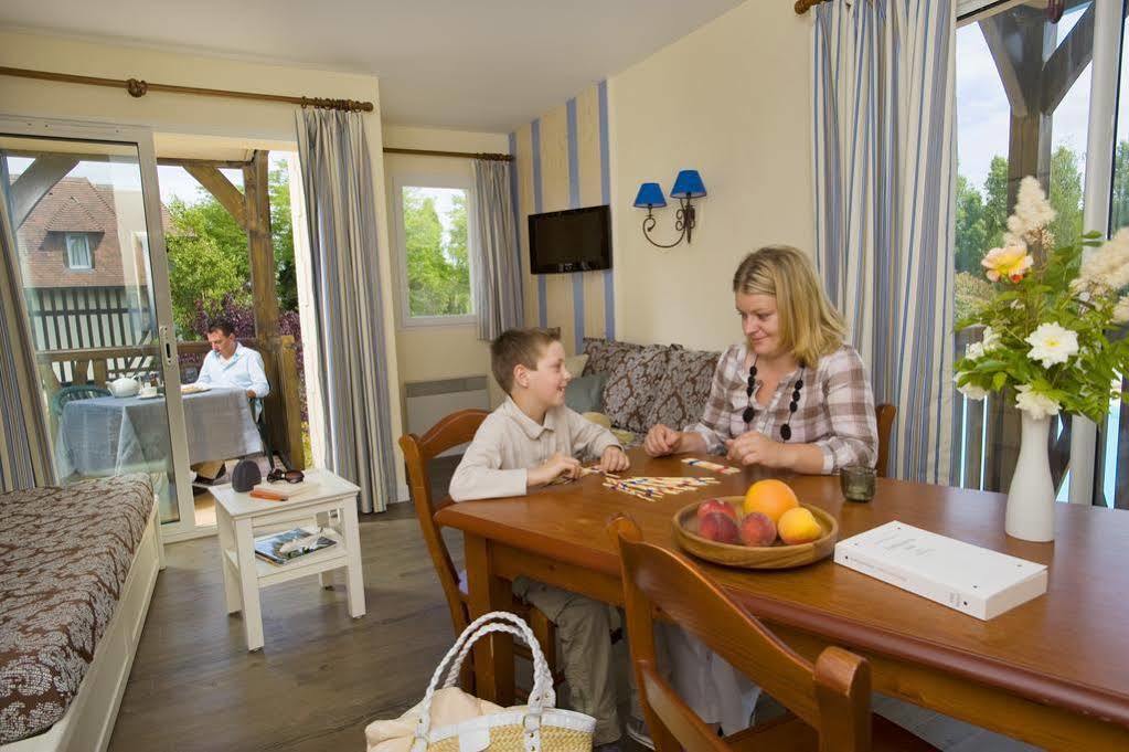 Pierre & Vacances La Residence Du Golf Deauville Eksteriør bilde
